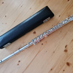 YAMAHA 81 silver flute,