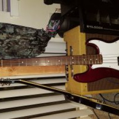 2007 Wine Red Fender MIM Precision Bass,